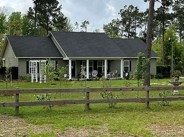 2283 Cove Dr, Donalsonville, GA 39845
