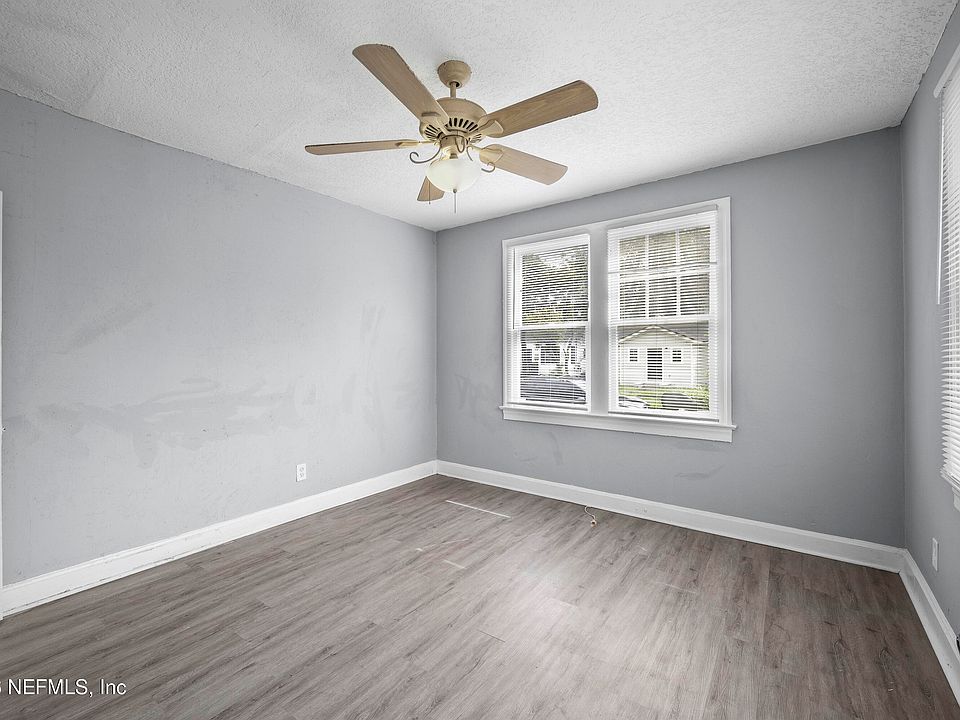 17th image of 1585 W 15TH Street
