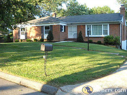 rancher w/2 car garage & walkout basement