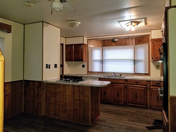5th image of 802 N Avenue B