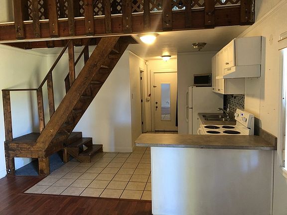 3rd image of 608 Piedmont Dr SE