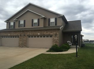 1401 Cobblestone Way, Champaign, IL 61822