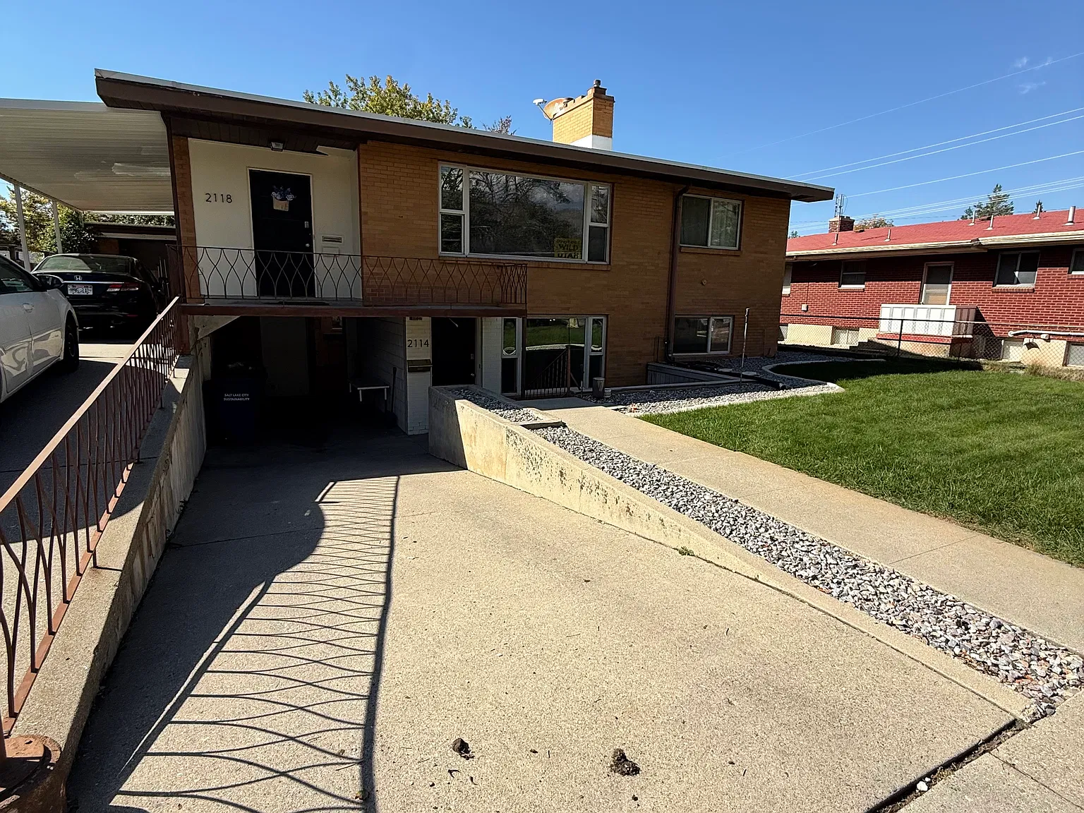 3 bed, 1.5 bath, 1300 sqft, $2,300 — Photo 1
