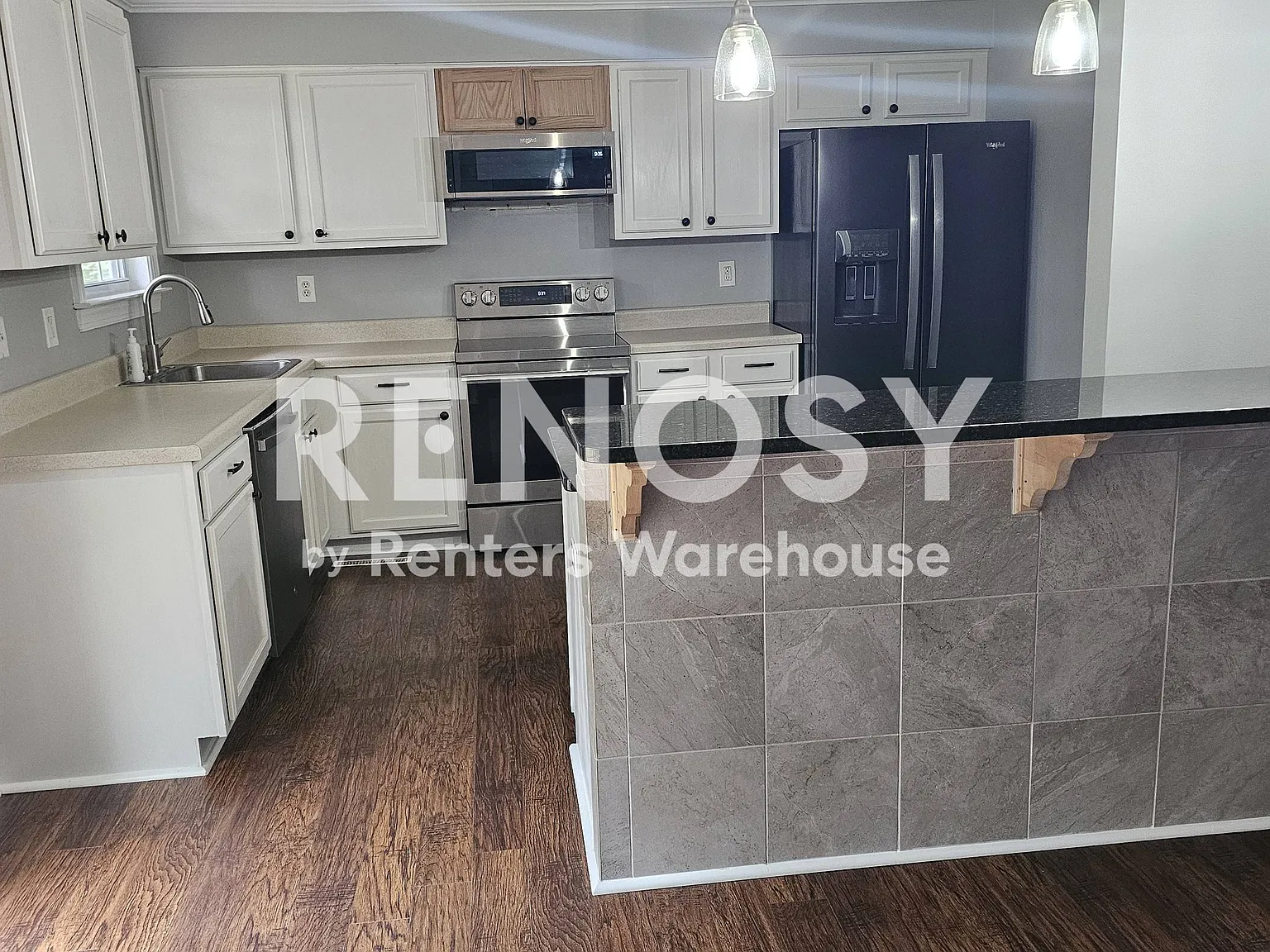 Available August 29 - 5 Br - 4 Bath Home - Large Fenced Yard - Water Privileged Neighborhood — Photo 3