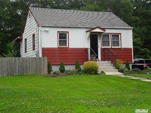 2nd image of 222 Larch Ln