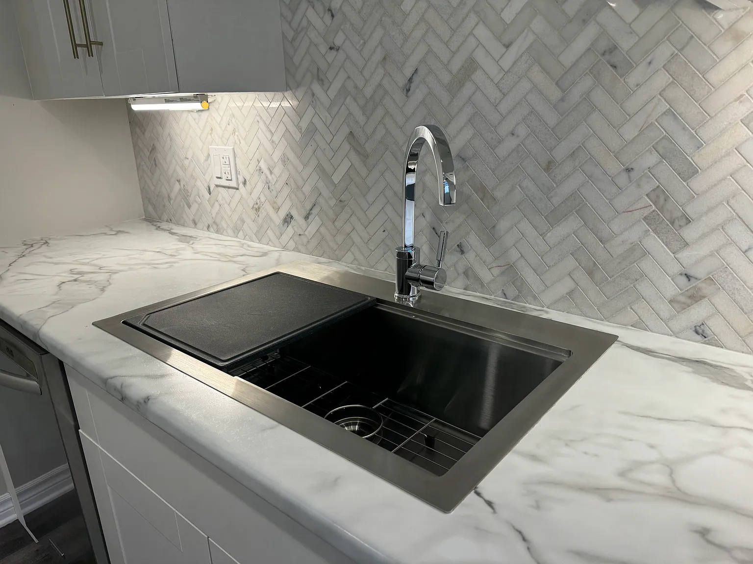 1 bed, 700 sqft, $1,690 — Photo 4