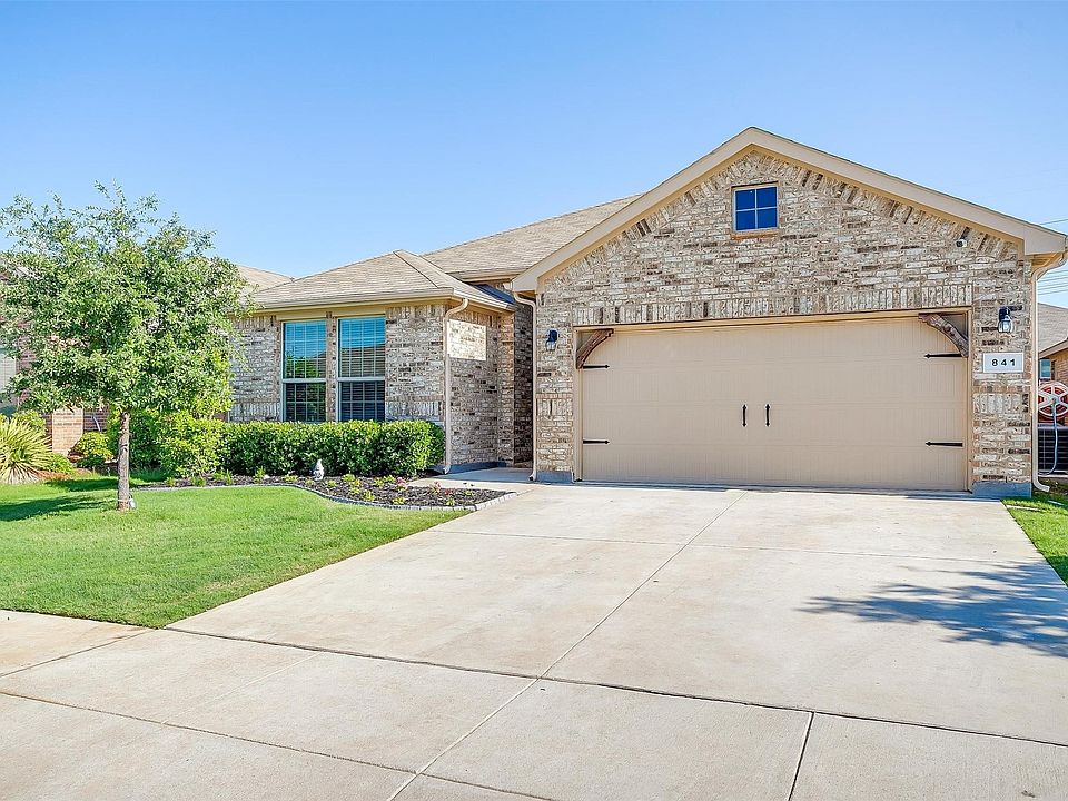1st image of 841 Meadow Scape Dr