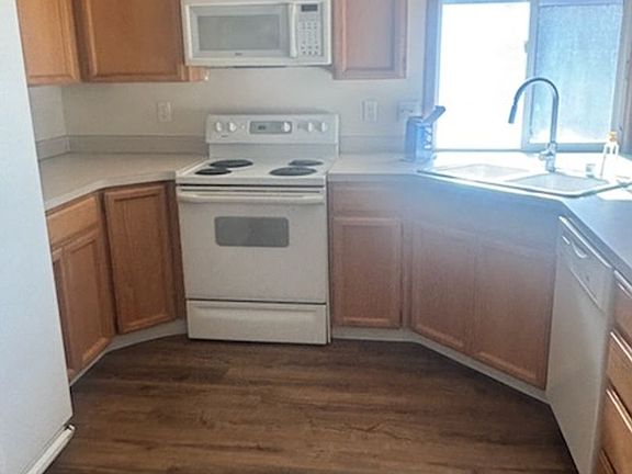 3rd image of 6408 Robinson Dr