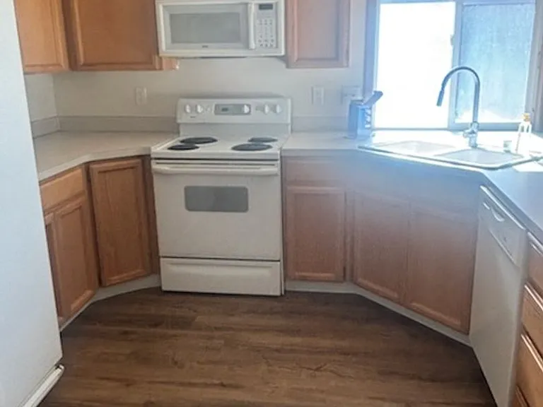 6408 Robinson Dr — Photo 3
