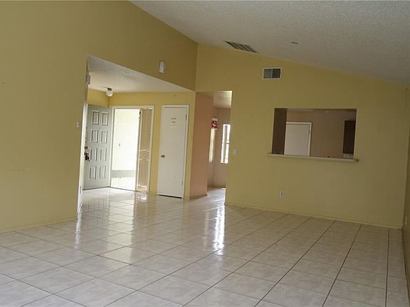 4th image of 170 Sandalwood Dr