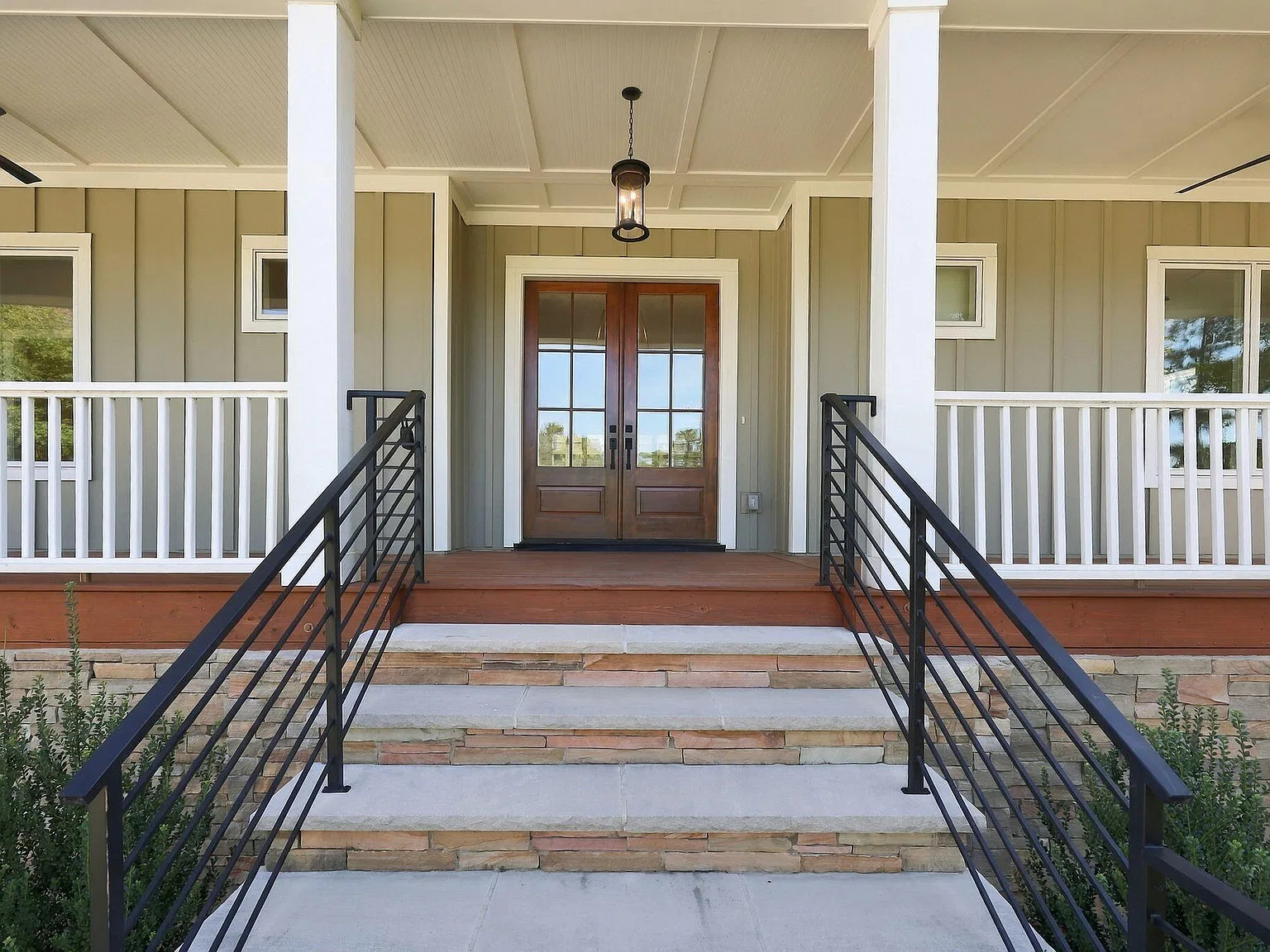 5 bed, 4.5 bath, 4375 sqft, $6,300 — Photo 4