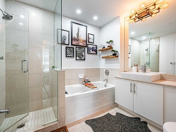 5th image of 65 Bremner Blvd #3508