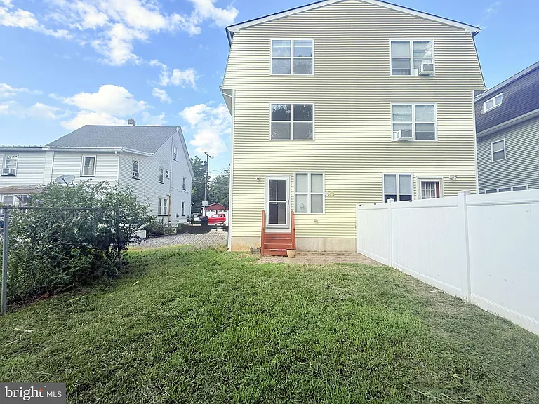 8 Mechanic St — Photo 25