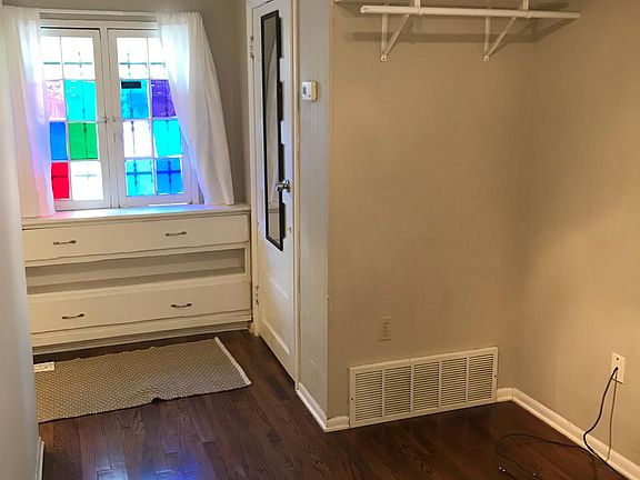 3rd image of 1688 Carruthers Pl #7
