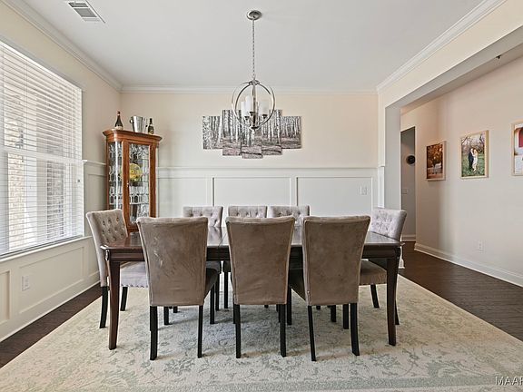 4th image of 5531 Stapleton Dr