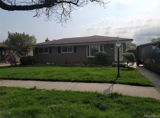 32518 Oakview Dr, Warren, MI