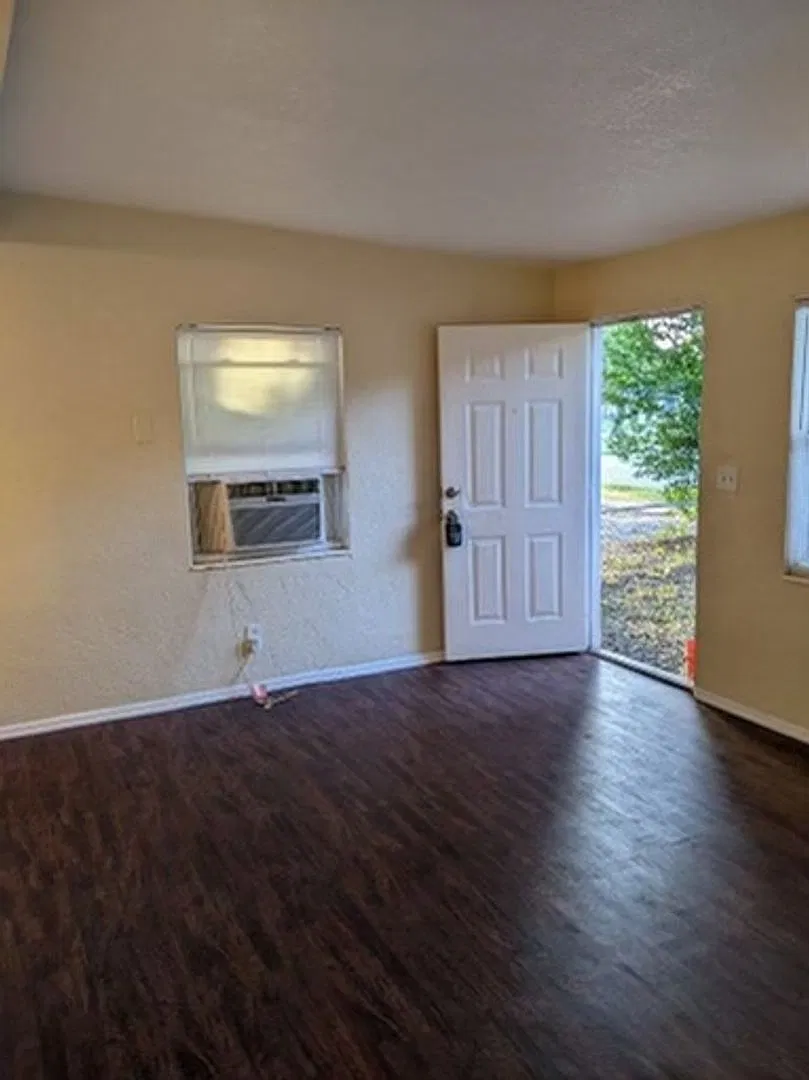 Charming 2-Bedroom Home for Rent Near Gulfport! — Photo 2