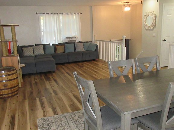 5th image of 35665 Riverview Dr