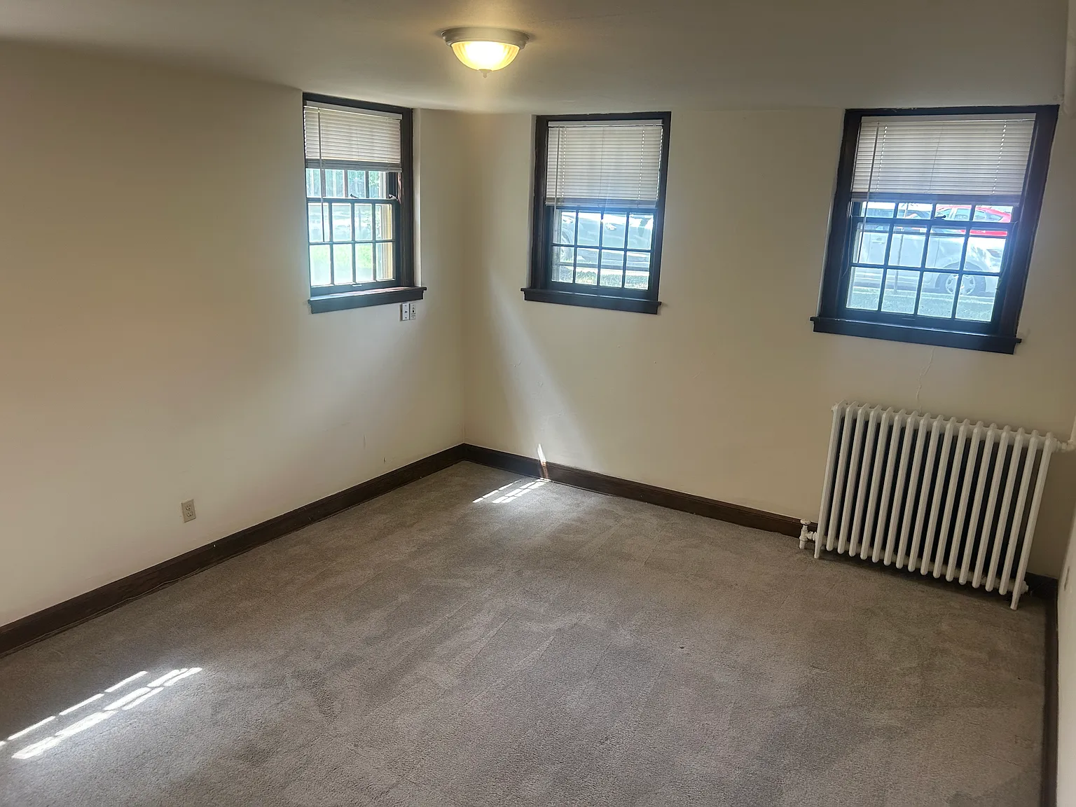 1 bed, 450 sqft, $1,050 — Photo 3
