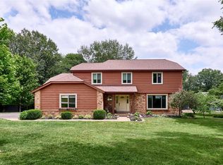 732 Hidden Lake Dr, Saint Peters, MO 63376