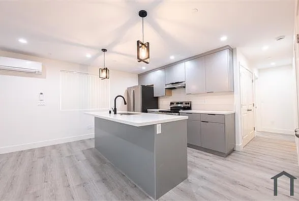 522 W 168th St — Photo 28