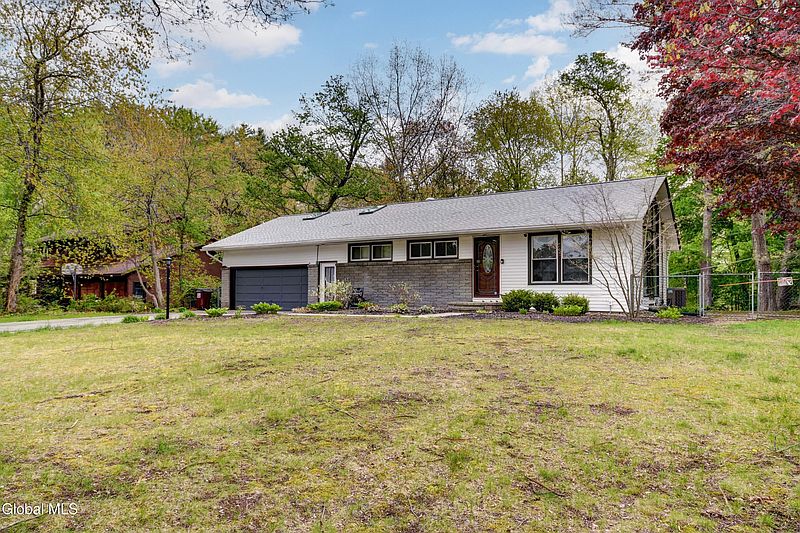 3rd image of 129 Okara Drive