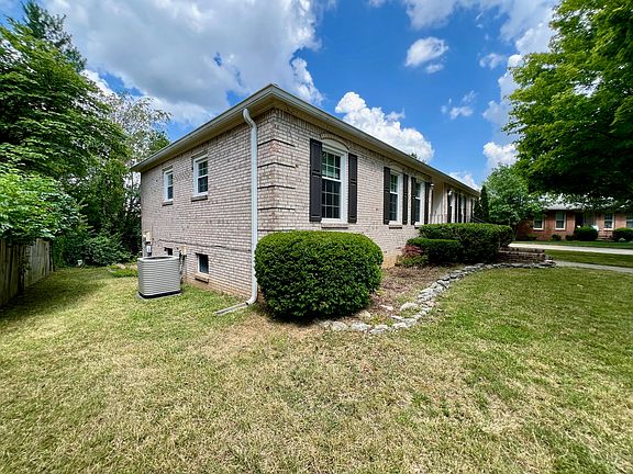 3rd image of 4105 Berryman Ct