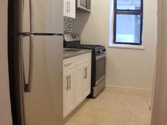 2nd image of 95 W 195th St APT 1A