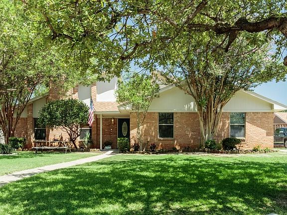 2nd image of 16 Oak Cir