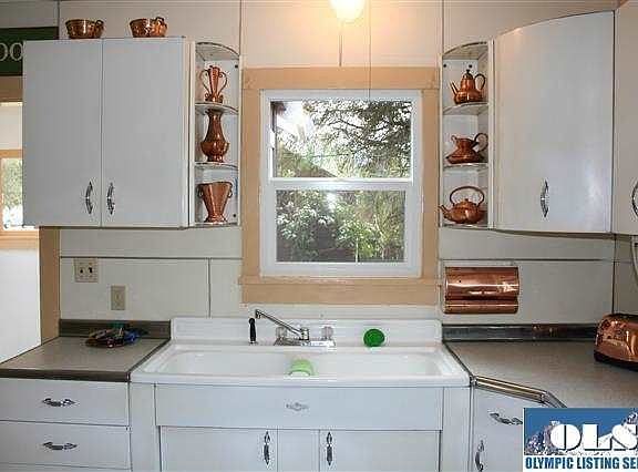 5th image of 1234 E Columbia St