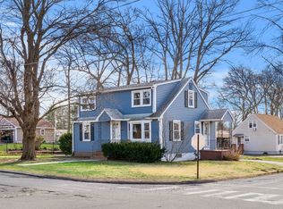 110 Fleming St, Lowell, MA 01851