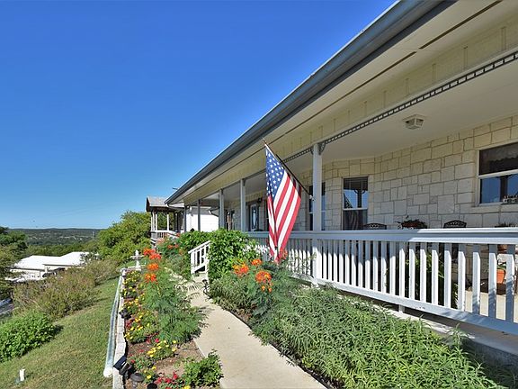 3rd image of 312 W Sherwood Ln