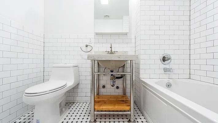 Rented by Nooklyn NYC LLC | media 36