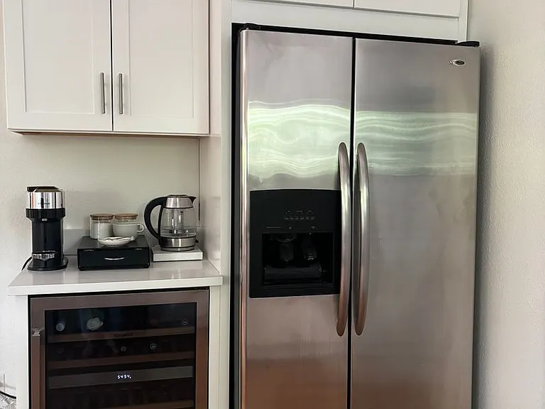 139 NW Broadway St — Photo 12