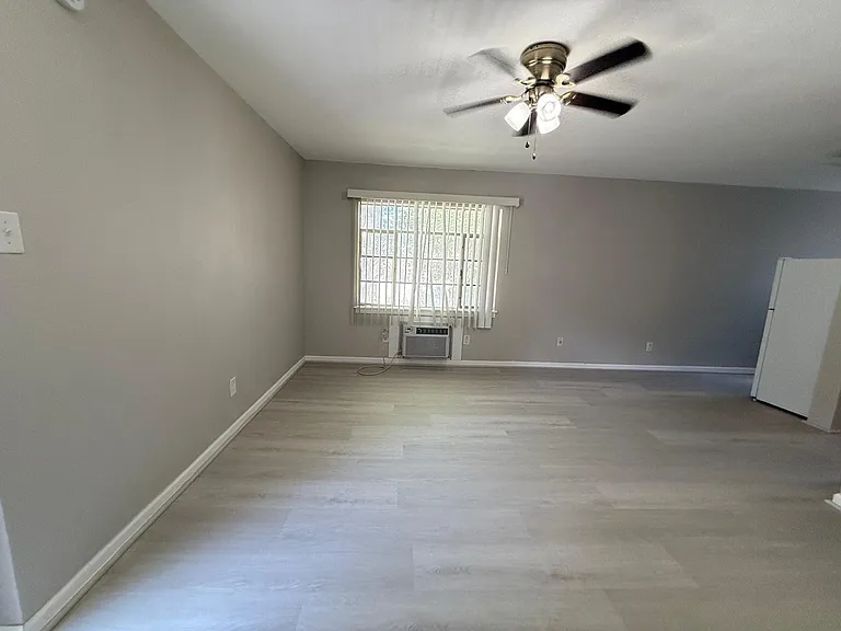 2501 Yoakum Blvd #15 — Photo 5