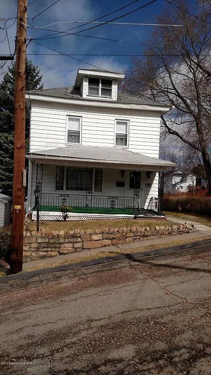 32 Drummond Ave photo 1