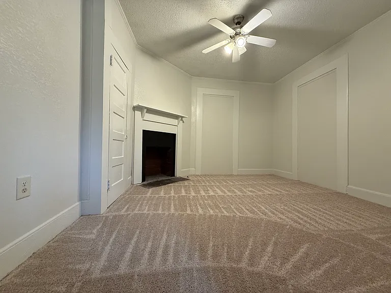 231 N Cotton St — Photo 25