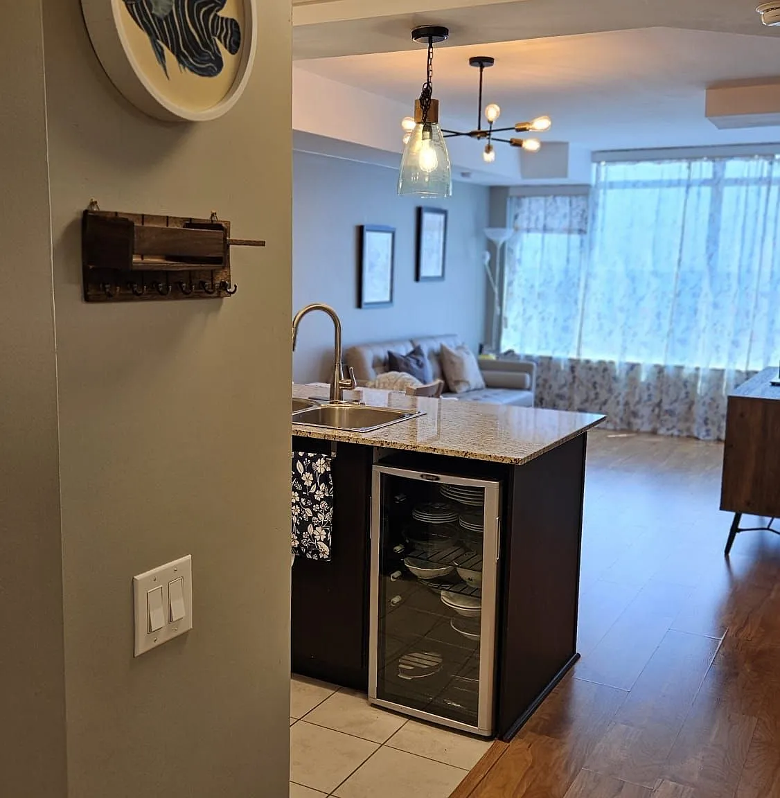 2 bed, $2,500 — Photo 2