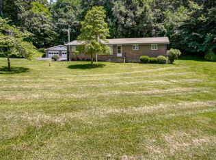 738 Grove Ave, Erwin, TN 37650