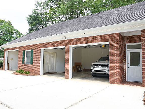 5th image of 4024 Blythswood Ct