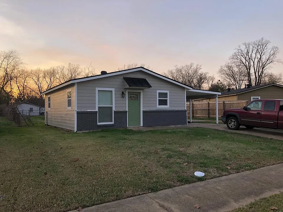 1223 Lampkin St