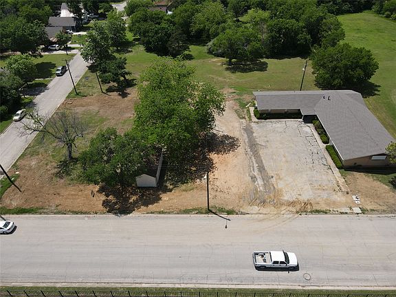 3rd image of 703 Fair Ave