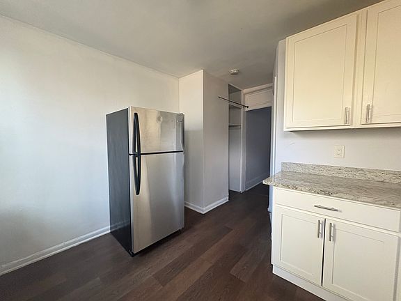 2nd image of 331 Baldwin Ave APT 5