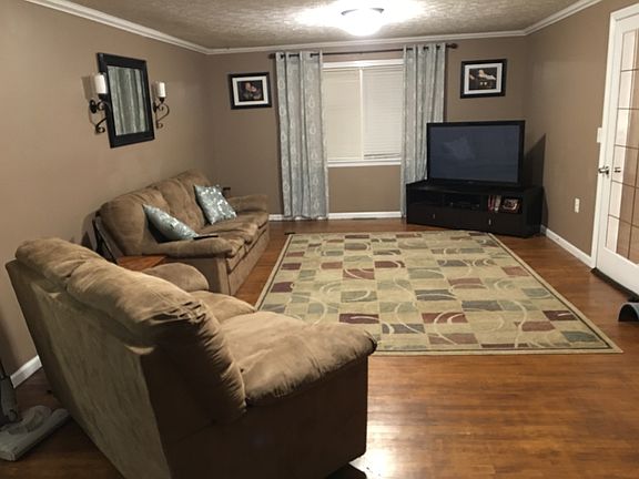5th image of 11 Vandalia Ln