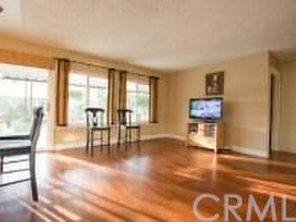 5th image of 20323 Belshire Ave