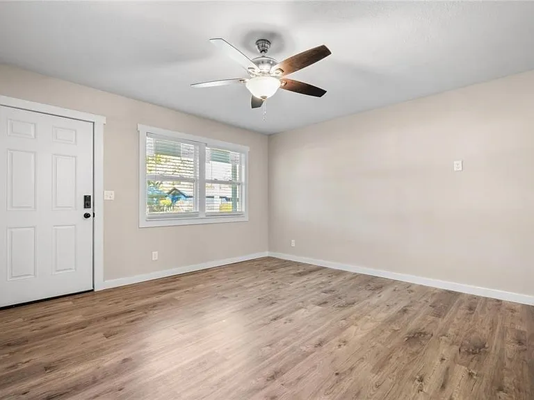 920 Johnston St — Photo 19