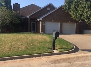 119 The Hills St, Clinton, OK 73601