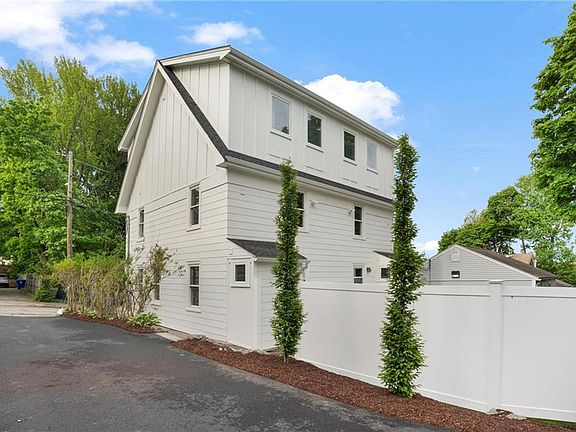 4th image of 54 Grand View St