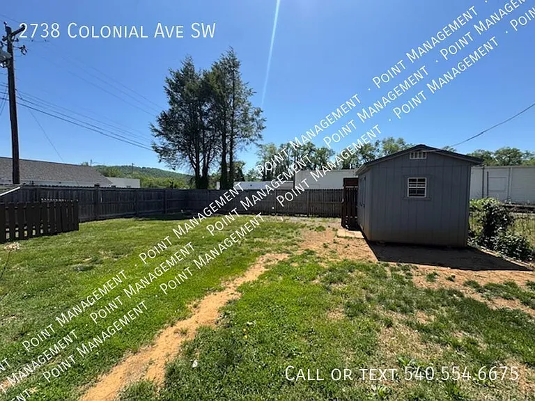 2738 Colonial Ave SW — Photo 4