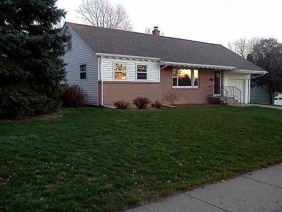3rd image of 204 Hunter Ave